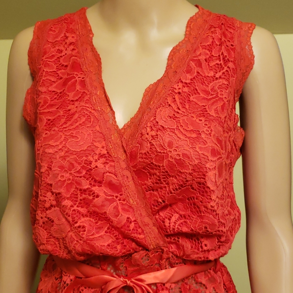 Top - Picture 2 of 4